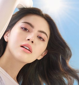 Must Have The Brightening Essence That Penetrates Up To 10 Layers