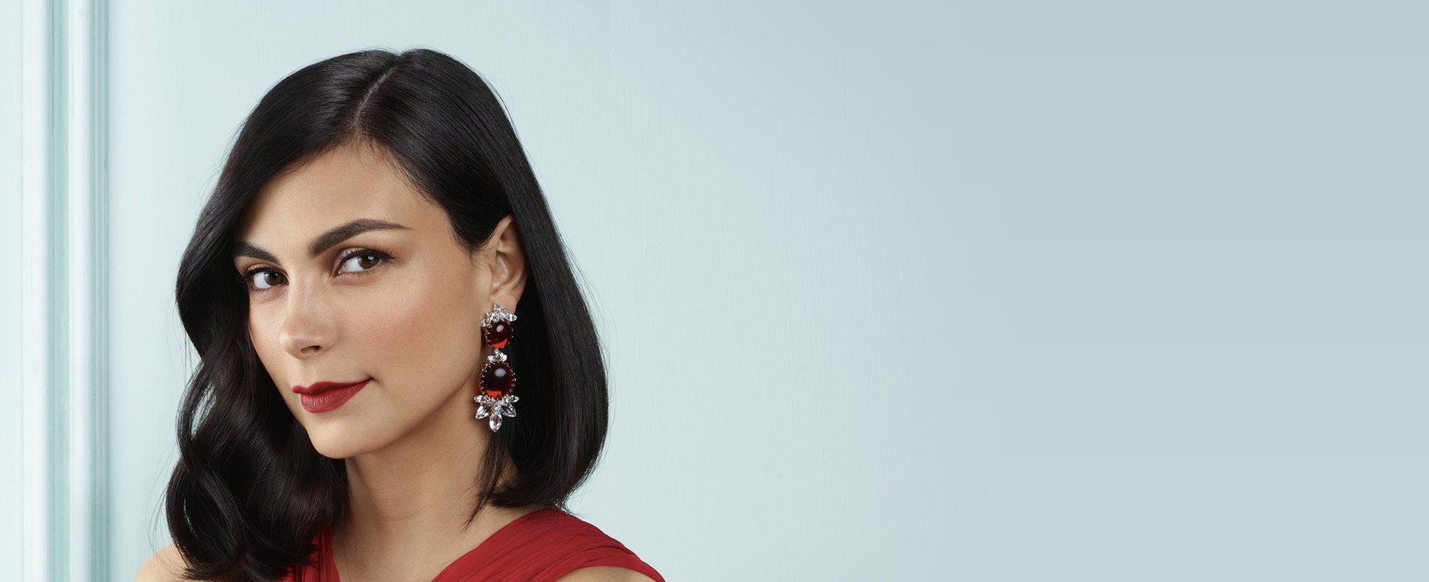 Morena Baccarin Magic Retouch Spray Hero