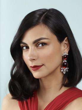 Morena Baccarin Magic Retouch Spray Hero